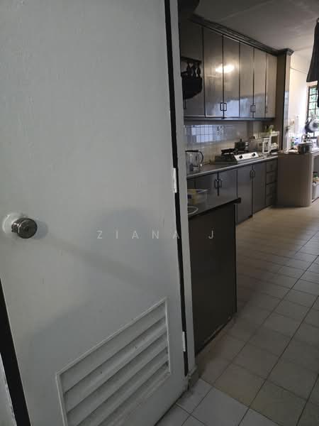 266 Yishun Street 22, 266 Yishun Street 22, 2 Bedrooms, 796 sqft, HDB Flat For Rent, by Ziana J, 500211463 - Kitchen - PropertyGuru.com.sg