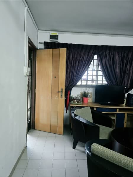 266 Yishun Street 22, 266 Yishun Street 22, 2 Bedrooms, 796 sqft, HDB Flat For Rent, by Ziana J, 500211463 - Living Room - PropertyGuru.com.sg