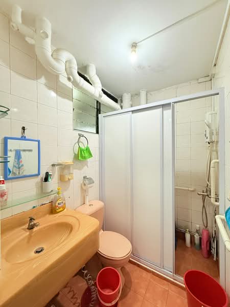 502 Jelapang Road, 502 Jelapang Road, 4 Bedrooms, 1,335 sqft, HDB Flat For Sale, by Jose Loh Zhenhao, 500211467 - Bathroom - PropertyGuru.com.sg
