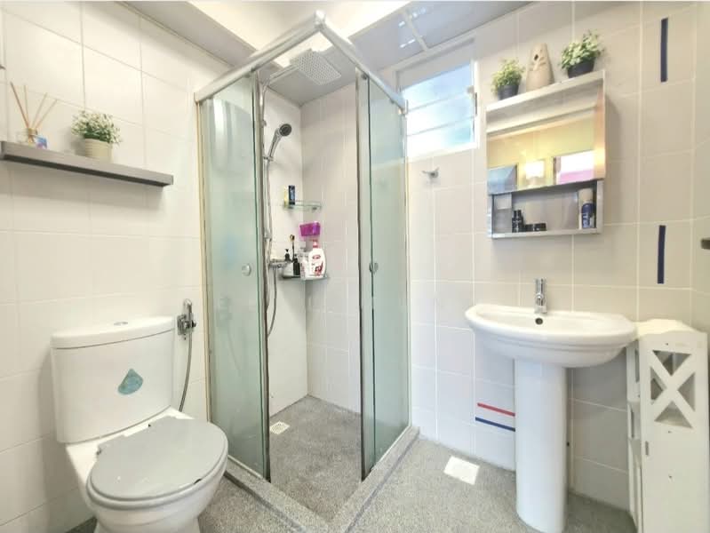 178C Rivervale Crescent, 178C Rivervale Crescent, 3 Bedrooms, 1,001 sqft, HDB Flat For Sale, by Elfi Muni, 500211471 - Bathroom - PropertyGuru.com.sg
