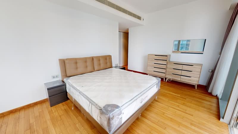 One Shenton, 1 Shenton Way, 2 Bedrooms, 1,130 sqft, Condominium For Sale, by Joseph Khoo, 500211477 - Master Bedroom - PropertyGuru.com.sg