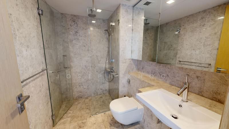 One Shenton, 1 Shenton Way, 2 Bedrooms, 1,130 sqft, Condominium For Sale, by Joseph Khoo, 500211477 - Master Bathroom - PropertyGuru.com.sg