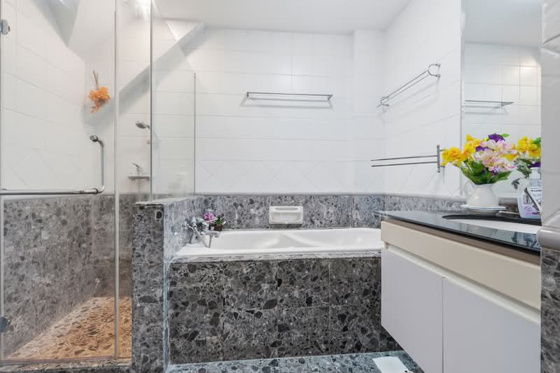 Woodgrove Condo, 10 Woodgrove Drive, 4 Bedrooms, 2,067 sqft, Condominium For Sale, by Daniel Gan, 500211484 - Bathroom - PropertyGuru.com.sg