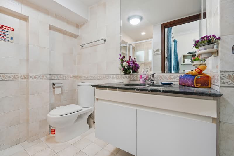 Woodgrove Condo, 10 Woodgrove Drive, 4 Bedrooms, 2,067 sqft, Condominium For Sale, by Daniel Gan, 500211484 - Bathroom - PropertyGuru.com.sg