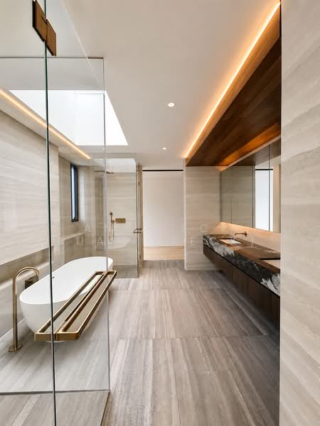 One-of-a-Kind Brand New Bungalow in D10, Leedon, Holland, Oei Tiong Ham Park, 5 Bedrooms, 19,822 sqft, Bungalow House For Sale, by Ang Teck Kuan (Teck), 500211487 - Bathroom - PropertyGuru.com.sg