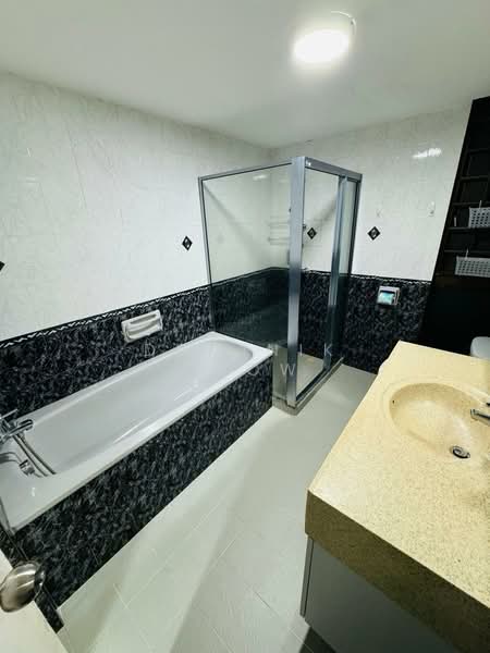 The Tanamera, 1 Tanah Merah Kechil Road, Room Rental, 250 sqft, Condominium For Rent, by Dominik Chow, 500211489 - Bathroom - PropertyGuru.com.sg