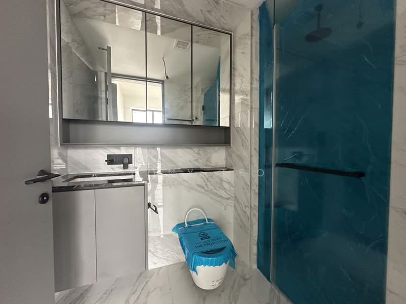 The Landmark, 173 Chin Swee Road, 2 Bedrooms, 678 sqft, Condominium For Rent, by Tony Teo, 500211490 - Master bathroom - PropertyGuru.com.sg