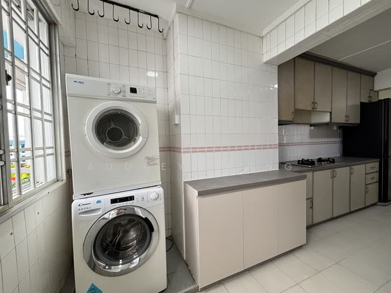 537 Hougang Street 52, 537 Hougang Street 52, 4 Bedrooms, 1,150 sqft, HDB Flat For Rent, by Audrey Phang, 500211492 - Kitchen - PropertyGuru.com.sg