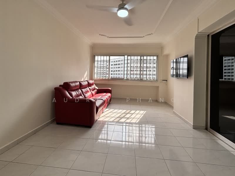537 Hougang Street 52, 537 Hougang Street 52, 4 Bedrooms, 1,150 sqft, HDB Flat For Rent, by Audrey Phang, 500211492 - Living Room - PropertyGuru.com.sg