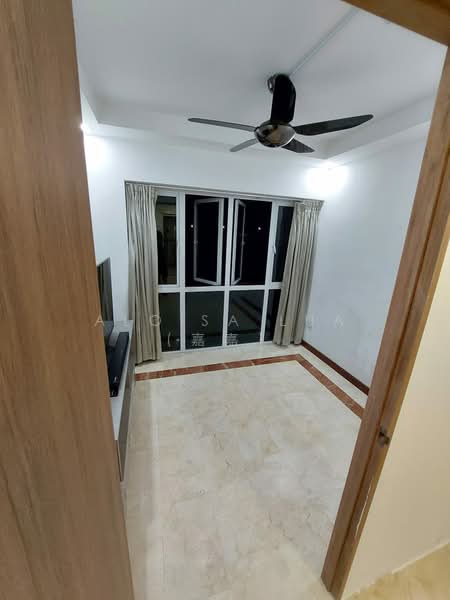 The Woodgrove, 3 Woodgrove Drive, Room Rental, 120 sqft, Apartment For Rent, by Aloisa Lua (嘉嘉), 500211493 - Living Room - PropertyGuru.com.sg