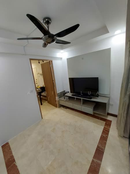 The Woodgrove, 3 Woodgrove Drive, Room Rental, 120 sqft, Apartment For Rent, by Aloisa Lua (嘉嘉), 500211493 - Living Room - PropertyGuru.com.sg
