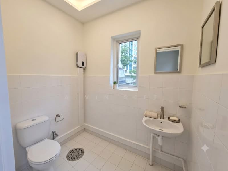 Jalan Besar, Jalan Besar, Farrer Park / Serangoon Rd, 1,800 sqft, Shop / Shophouse For Rent, by Alvin Seet, 500211505 - Bathroom - CommercialGuru.com.sg