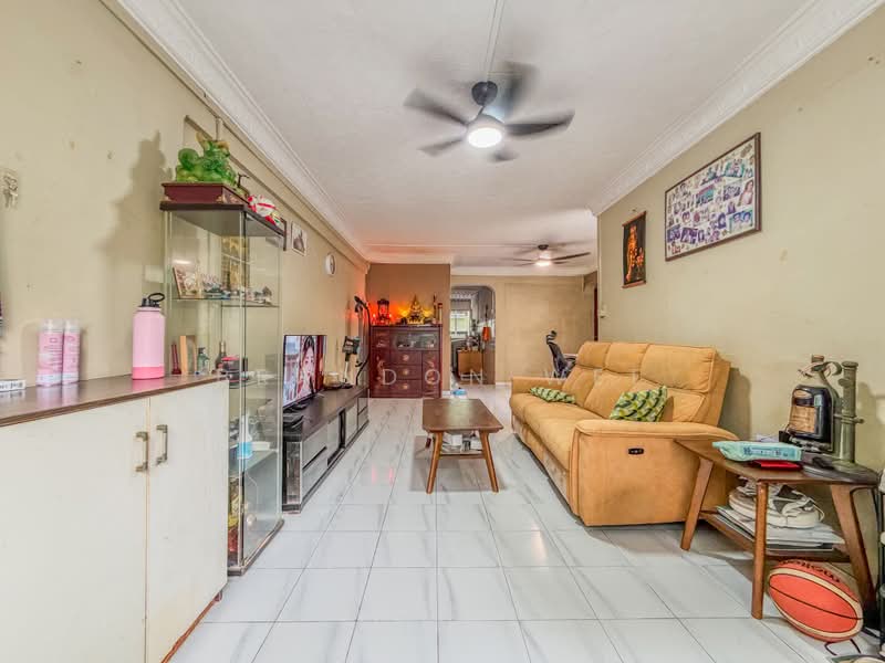 208 Yishun Street 21, 208 Yishun Street 21, 3 Bedrooms, 1,001 sqft, HDB Flat For Sale, by Brandon Wee, 500211509 - Living Room - PropertyGuru.com.sg
