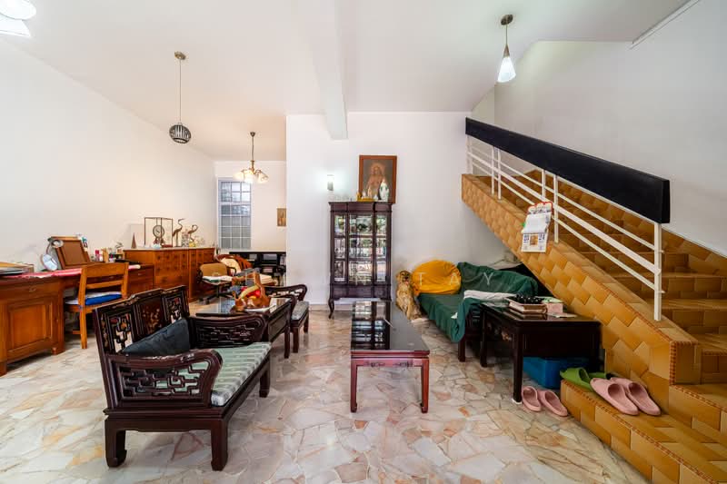 Mayflower Gardens, Mayflower Drive, 4 Bedrooms, 2,200 sqft, Terraced House For Sale, by Shawn Tay, 500211517 - Living Room - PropertyGuru.com.sg
