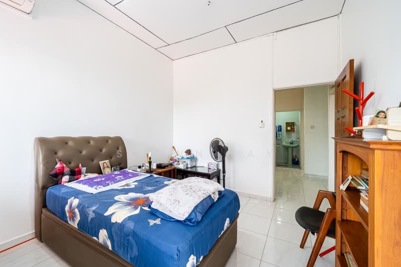 Mayflower Gardens, Mayflower Drive, 4 Bedrooms, 2,200 sqft, Terraced House For Sale, by Shawn Tay, 500211517 - Bedroom - PropertyGuru.com.sg