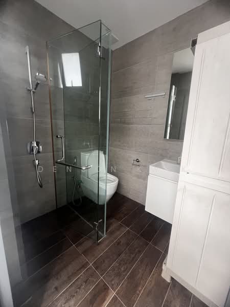 Huge Detached House At Shepherd Drive, Merino Crescent - Near Queenstown MRT, Stirling Road, Shepherds Drive, Merino Crescent, Queenstown MRT, Alexandra ", 10+ Bedrooms, 9,000 sqft, Detached House For Sale, by Denson Kwek, 500211522 - Bathroom - PropertyGuru.com.sg