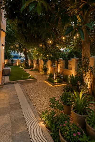 ❤️ Corner Terrace, Walk to NEX and MRT ❤️, , 5 Bedrooms, 2,450 sqft, Corner Terrace For Sale, by JAY PECK, 500211526 - Garden - PropertyGuru.com.sg