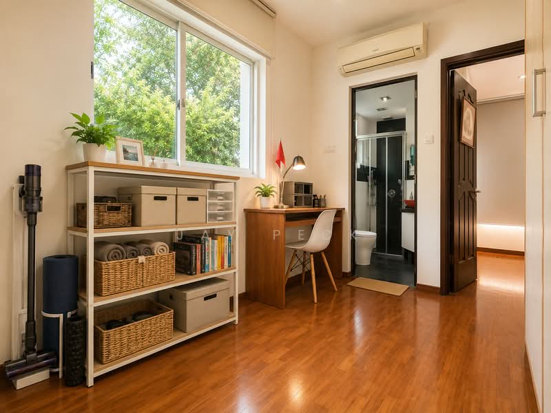 ❤️ Corner Terrace, Walk to NEX and MRT ❤️, , 5 Bedrooms, 2,450 sqft, Corner Terrace For Sale, by JAY PECK, 500211526 - Study - PropertyGuru.com.sg
