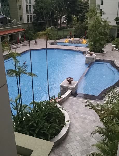 Parksuites, 18 Holland Grove Road, 2 Bedrooms, 786 sqft, Condominium For Sale, by Rochelle De S Meegolle, 500211536 - Pool - PropertyGuru.com.sg