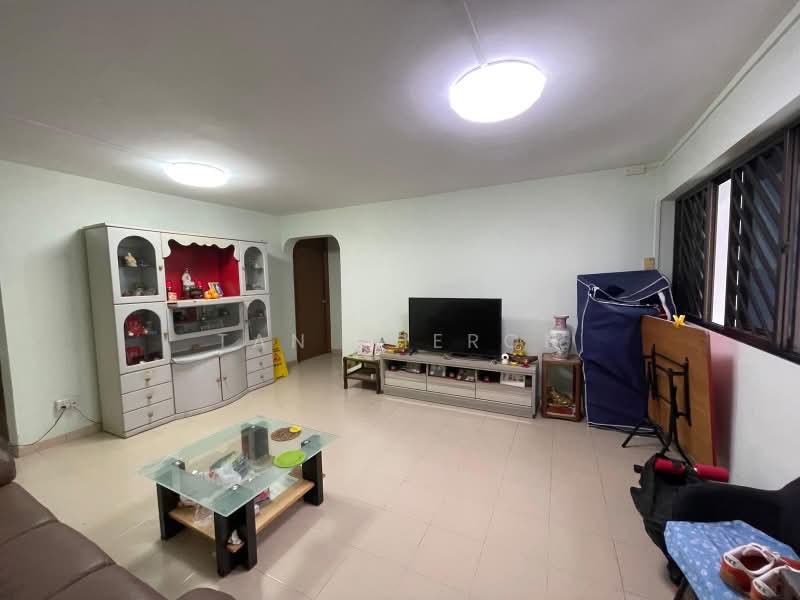 219 Jurong East Street 21, 219 Jurong East Street 21, Boon Lay / Jurong / Tuas, 3 Bedrooms, 979 sqft, HDB Flat For Sale, by Tan Theron, 500211538 - Living Room - PropertyGuru.com.sg