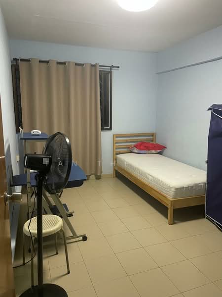 219 Jurong East Street 21, 219 Jurong East Street 21, Boon Lay / Jurong / Tuas, 3 Bedrooms, 979 sqft, HDB Flat For Sale, by Tan Theron, 500211538 - Bedroom - PropertyGuru.com.sg