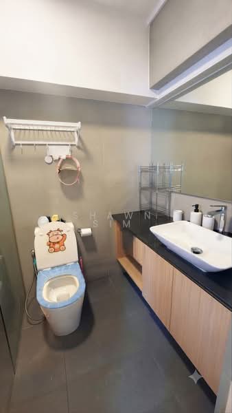 204A Compassvale Drive, 204A Compassvale Drive, 3 Bedrooms, 1,184 sqft, HDB Flat For Rent, by Shawn Sim, 500211544 - Bathroom - PropertyGuru.com.sg