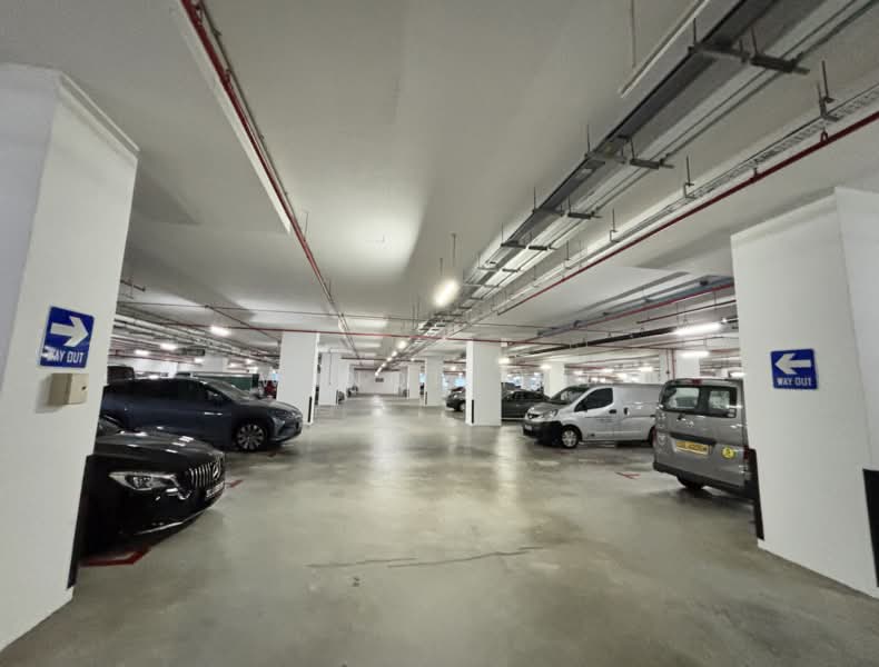 Oxley BizHub 2, 62 Ubi Road 1, 1,292 sqft, Light Industrial (B1) For Sale, by Wenqi Teh, 500211568 - Car Park - CommercialGuru.com.sg
