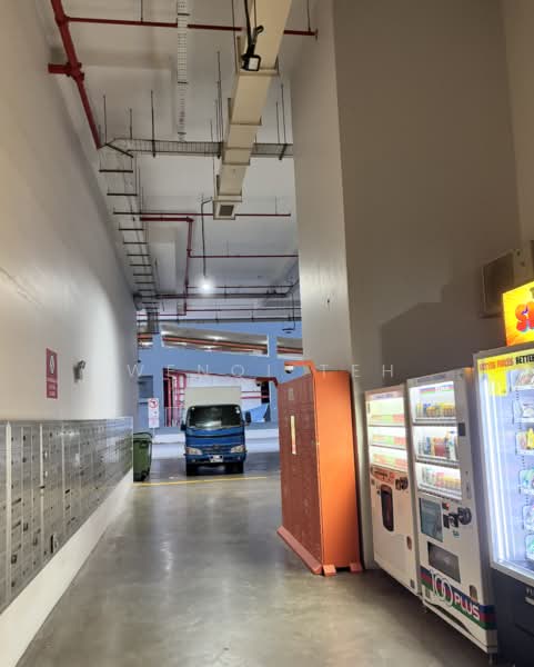 Oxley BizHub 2, 62 Ubi Road 1, 1,292 sqft, Light Industrial (B1) For Sale, by Wenqi Teh, 500211568 - Corridor - CommercialGuru.com.sg