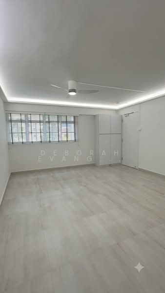 54 Pipit Road, 54 Pipit Road, 3 Bedrooms, 980 sqft, HDB Flat For Sale, by Deborah Evangeline Gan, 500211571 - Living Room - PropertyGuru.com.sg