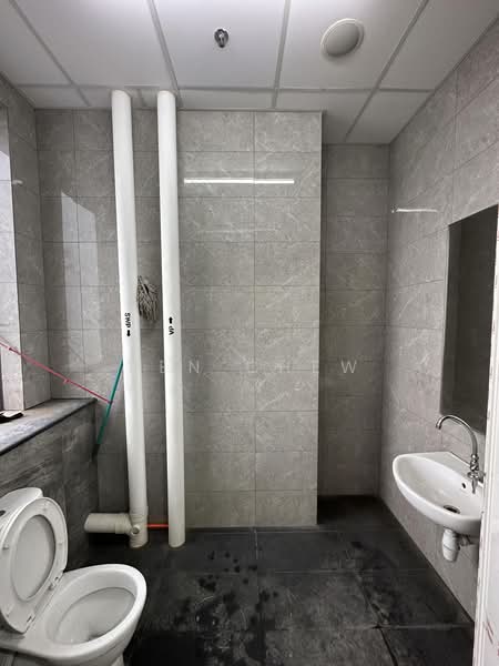 REVV, 1 Corporation Drive, 1,755 sqft, Factory / Workshop (B2) For Sale, by Ben Chew, 500211576 - Bathroom - CommercialGuru.com.sg