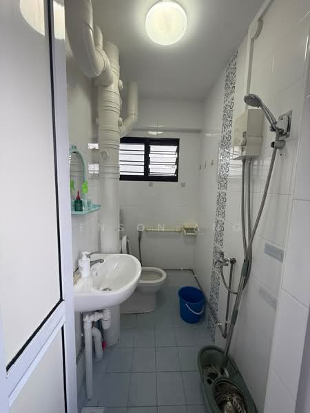660 Yishun Avenue 4, 660 Yishun Avenue 4, Room Rental, 100 sqft, HDB Flat For Rent, by Jenson Ang, 500211577 - Bathroom - PropertyGuru.com.sg