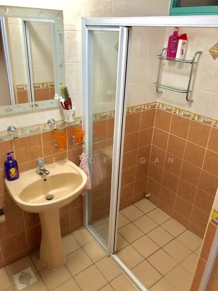 483 Segar Road, 483 Segar Road, 3 Bedrooms, 1,184 sqft, HDB Flat For Sale, by Dee Dee Gan, 500211582 - Bathroom - PropertyGuru.com.sg