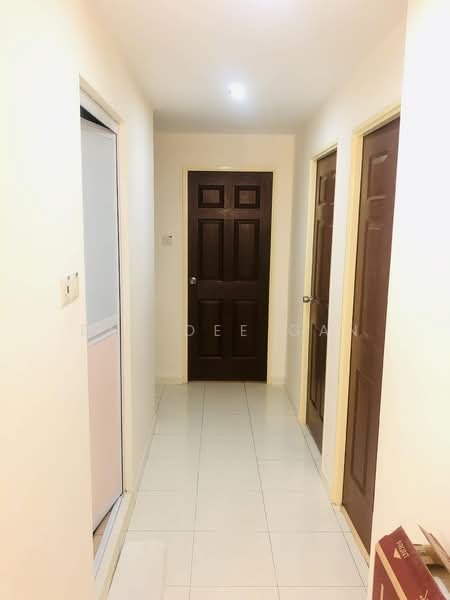 483 Segar Road, 483 Segar Road, 3 Bedrooms, 1,184 sqft, HDB Flat For Sale, by Dee Dee Gan, 500211582 - Corridor - PropertyGuru.com.sg
