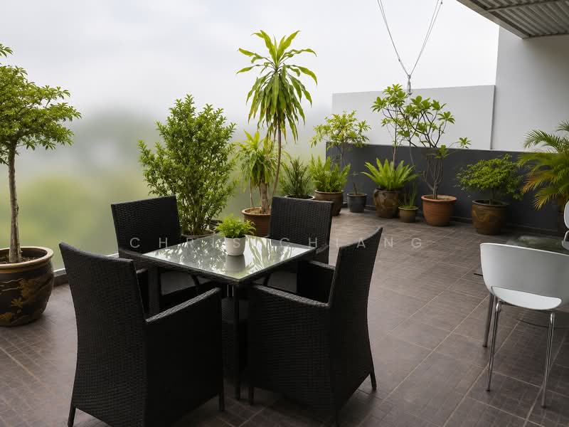 Serangoon Garden Estate, Cowdray/ Bridport/ Kingswear/ Huddington/ Hemsley Avenue, 6 Bedrooms, 5,800 sqft, Semi-Detached House For Rent, by Chris Chiang, 500211584 - Balcony - PropertyGuru.com.sg