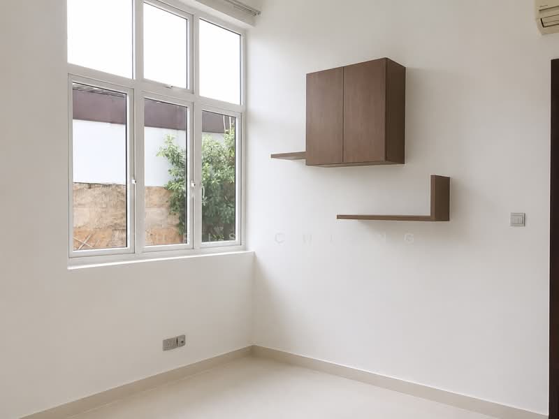 Serangoon Garden Estate, Cowdray/ Bridport/ Kingswear/ Huddington/ Hemsley Avenue, 6 Bedrooms, 5,800 sqft, Semi-Detached House For Rent, by Chris Chiang, 500211584 - Bedroom - PropertyGuru.com.sg