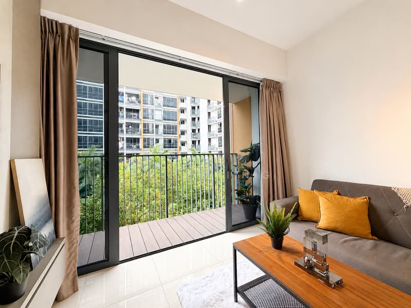 Coco Palms, 21 Pasir Ris Grove, 3 Bedrooms, 904 sqft, Condominium For Sale, by Ooh Ming, 500211586 - Living Room - PropertyGuru.com.sg