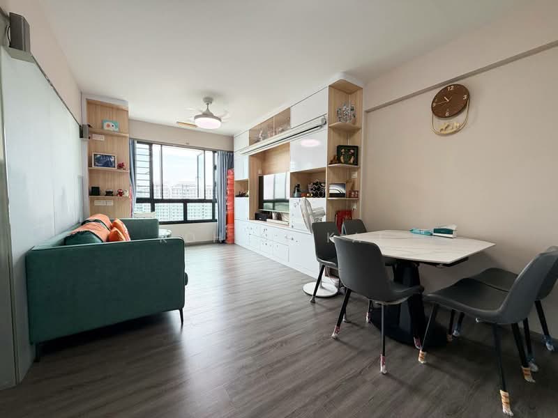 266A Punggol Way, 266A Punggol Way, 3 Bedrooms, 990 sqft, HDB Flat For Sale, by KOH SI KAI, 500211598 - Living Room - PropertyGuru.com.sg