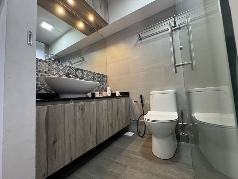 608 Senja Road, 608 Senja Road, 3 Bedrooms, 1,184 sqft, HDB Flat For Sale, by Alvy Yong, 500211613 - Bathroom - PropertyGuru.com.sg
