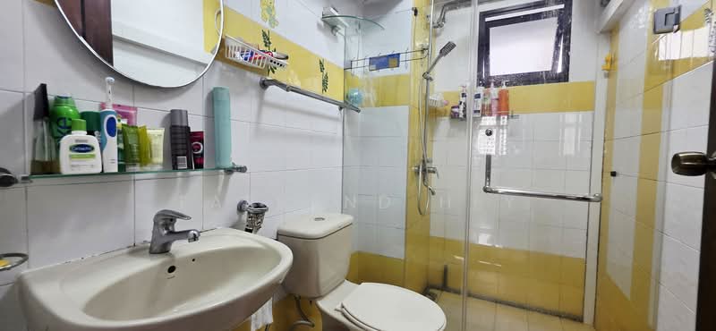 405B Fernvale Lane, 405B Fernvale Lane, 3 Bedrooms, 1,206 sqft, HDB Flat For Sale, by Farrand Hey, 500211626 - Bathroom - PropertyGuru.com.sg