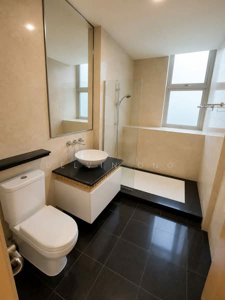 Cairnhill Crest, 8 Cairnhill Circle, 2 Bedrooms, 1,206 sqft, Condominium For Sale, by Delvin Ong, 500211640 - Bathroom - PropertyGuru.com.sg
