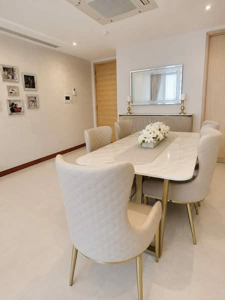 Cairnhill Crest, 8 Cairnhill Circle, 2 Bedrooms, 1,206 sqft, Condominium For Sale, by Delvin Ong, 500211640 - Dining Room - PropertyGuru.com.sg