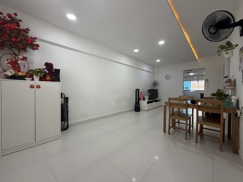 105 Towner Road, 105 Towner Road, 2 Bedrooms, 797 sqft, HDB Flat For Sale, by Teo En Jia, 500211644 - Living Room - PropertyGuru.com.sg
