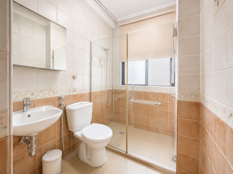 Eastern Lagoon I, 200 Upper East Coast Road, 2 Bedrooms, 980 sqft, Condominium For Sale, by Cleon Lim, 500211669 - Bathroom - PropertyGuru.com.sg
