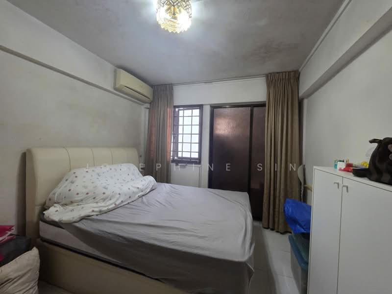 110 Ang Mo Kio Avenue 4, 110 Ang Mo Kio Avenue 4, 2 Bedrooms, 882 sqft, HDB Flat For Sale, by Josephine Sin, 500211671 - Bedroom - PropertyGuru.com.sg
