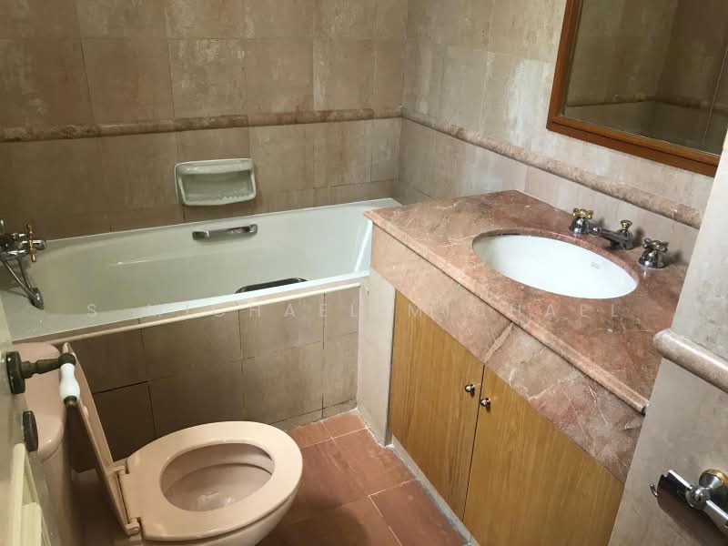 Kentish Green, 20 Oxford Road, 2 Bedrooms, 1,098 sqft, Condominium For Sale, by S MICHAEL Michael, 500211679 - Bathroom - PropertyGuru.com.sg