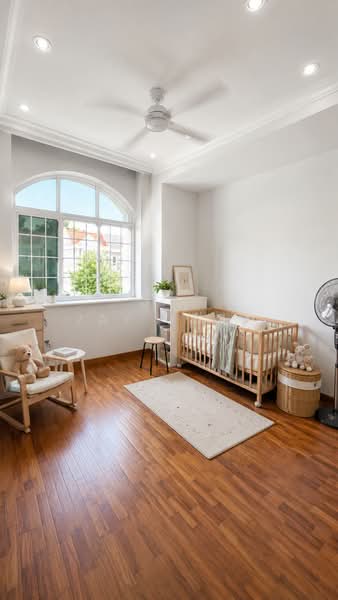 ❤️Spacious Terrace near a Park and MRT❤️, , 5 Bedrooms, 1,615 sqft, Terraced House For Sale, by JAY PECK, 500211690 - Bedroom - PropertyGuru.com.sg