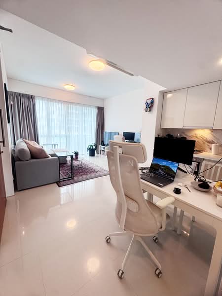 Emily Residence, 3 Mount Emily Road, 1 Bedroom, 657 sqft, Apartment For Sale, by Iris Ng, 500211700 - Living Room - PropertyGuru.com.sg