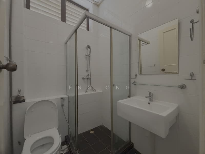 Townerville, McNair Road, 3 Bedrooms, 2,424 sqft, Conservation House For Rent, by Eng Ong, 500211714 - Bathroom 1 - PropertyGuru.com.sg