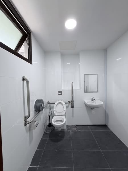 Upper Thomson Road Shop Houses, 272 Upper Thomson Road, 1,600 sqft, Shop / Shophouse For Rent, by Cannis Tan, 500211717 - Washroom - CommercialGuru.com.sg