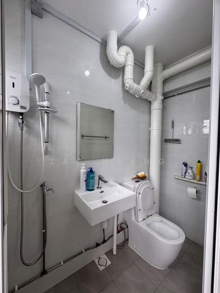 115 Pasir Ris Street 11, 115 Pasir Ris Street 11, 3 Bedrooms, 968 sqft, HDB Flat For Rent, by Zac Huang, 500211727 - Bathroom - PropertyGuru.com.sg